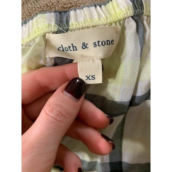Cloth Stone Cold Shoulder short sleeve top - Picture 5 of 7